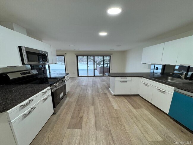 Building Photo - 80 Northgate Cir