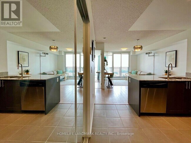 Photo du bâtiment - 800 Lawrence Ave W