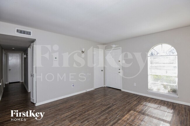 Foto del edificio - 129 Sheffield Dr