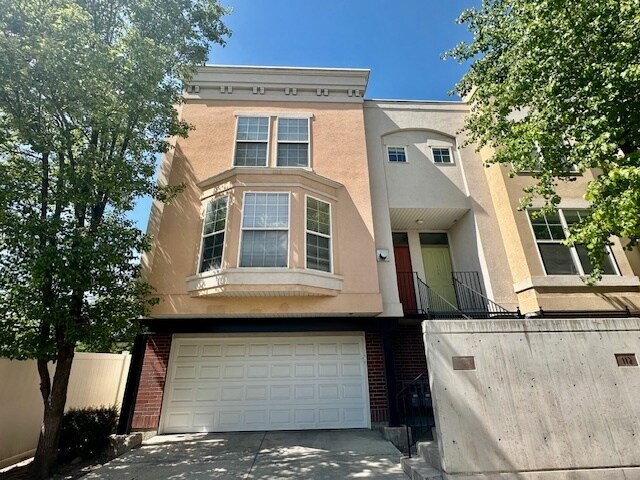 Building Photo - 829 E 400 S