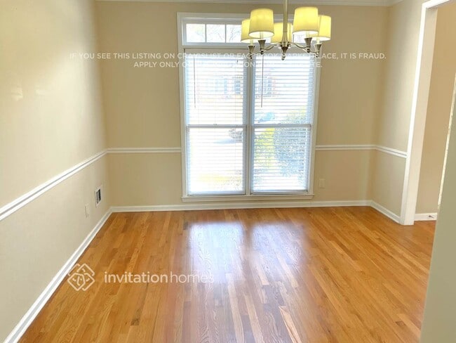 Building Photo - 275 Merritt Dr