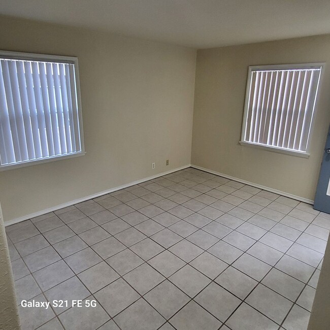 Building Photo - 2100 Cabrillo Ave