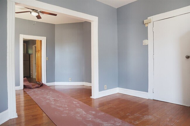Building Photo - 593 S 19th St