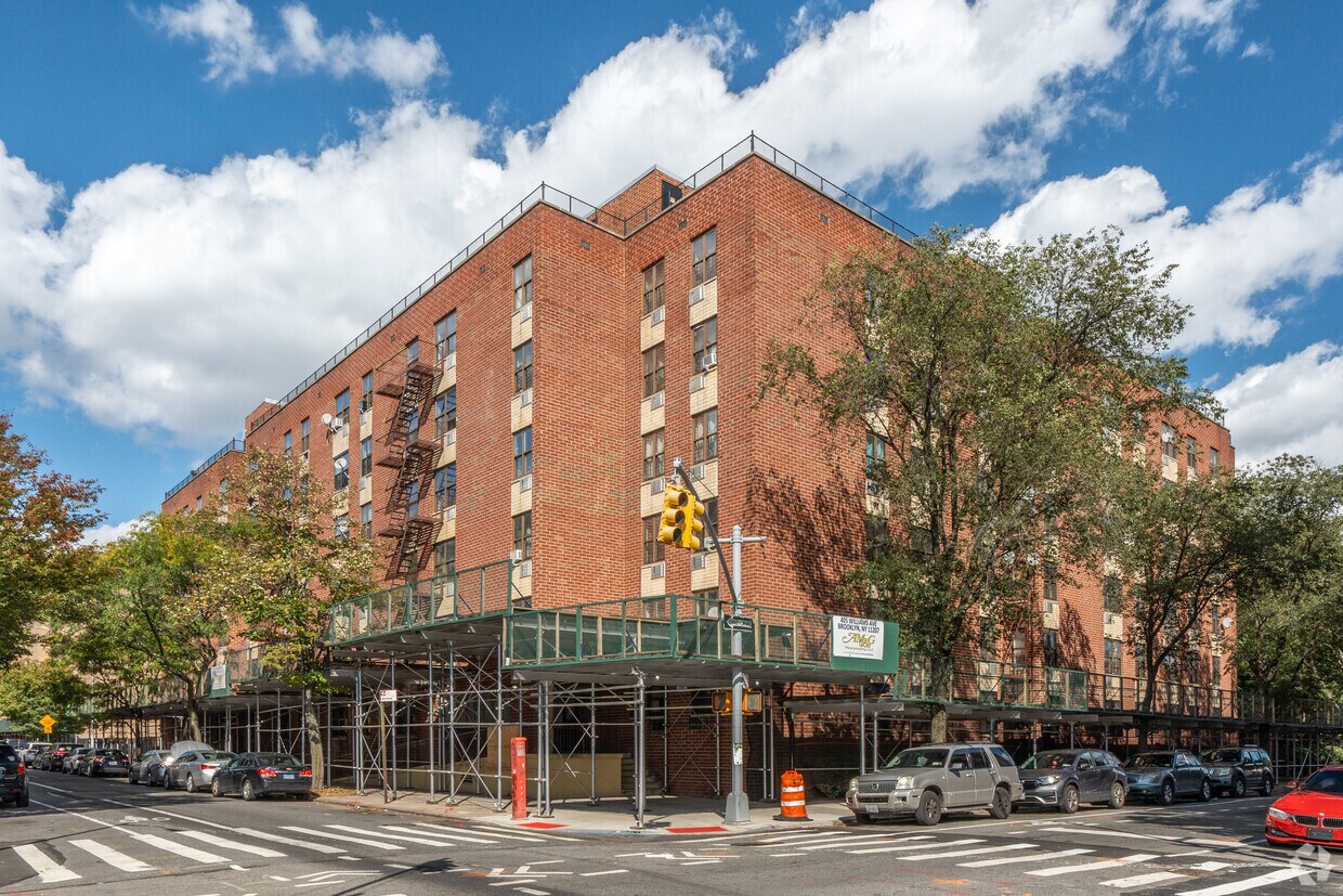 Foto principal - 405 Williams Ave
