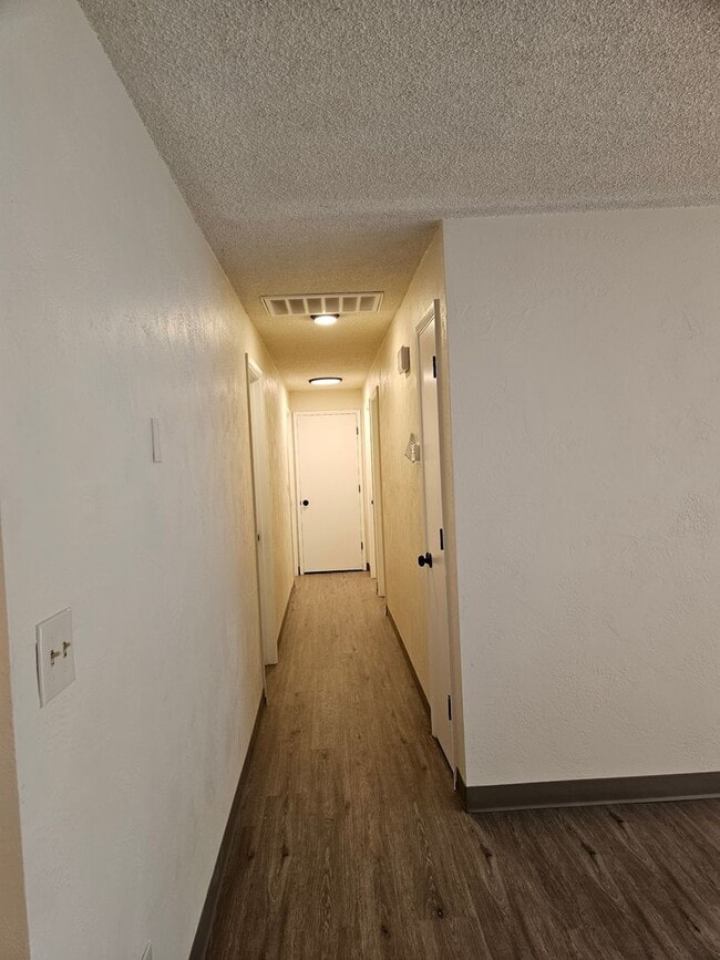 Foto del edificio - Beautiful Remodeled Home.