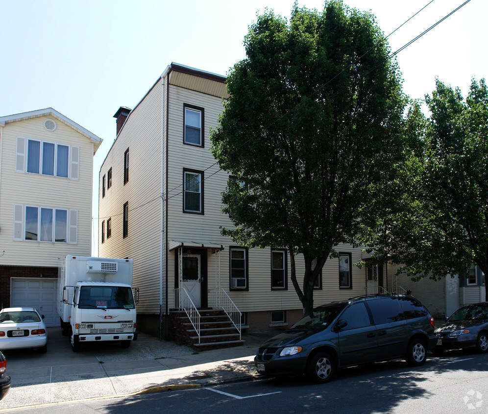 Foto principal - 18 Harrison Ave