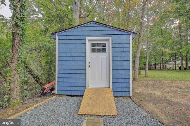 Building Photo - 3585 Loch Haven Dr