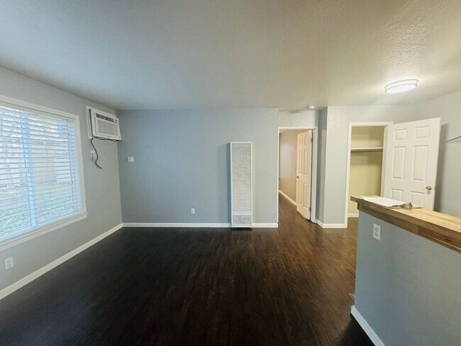 Foto del edificio - One Bedroom Condo In Fairway West Condominiums