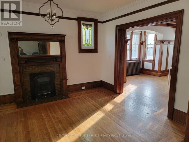 Building Photo - 43 Barnesdale Ave S