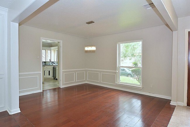 Foto del edificio - 11803 Carriage Hill Dr