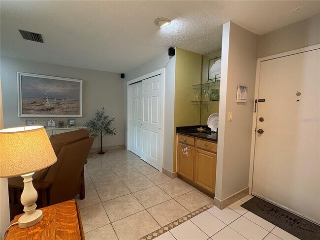 Building Photo - 2700 Bayshore Blvd