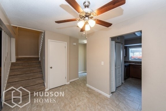 Building Photo - AVAILABLE NOW! - 15 Fair Oaks, Ormond Beac...