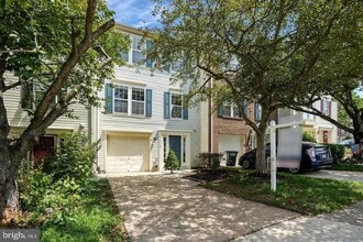 Building Photo - 10159 Elgin Way