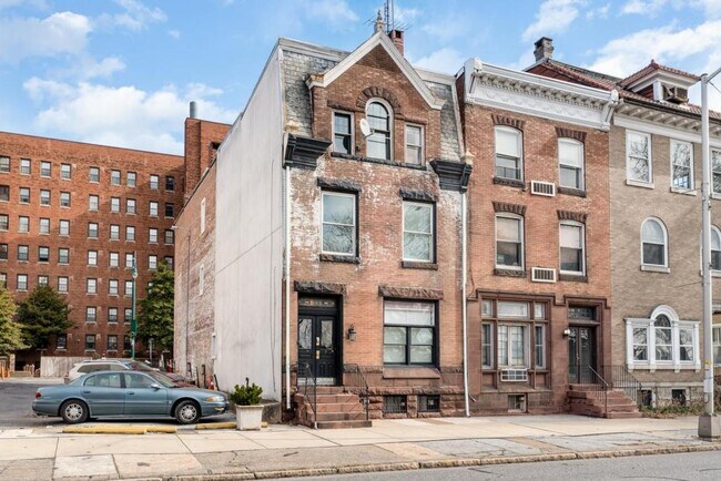 Foto del edificio - 605 N Front St