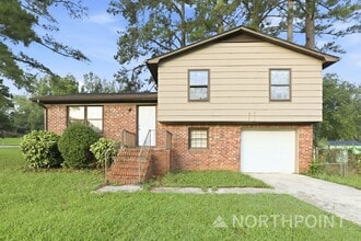 Building Photo - 1703 Pheasant Dr