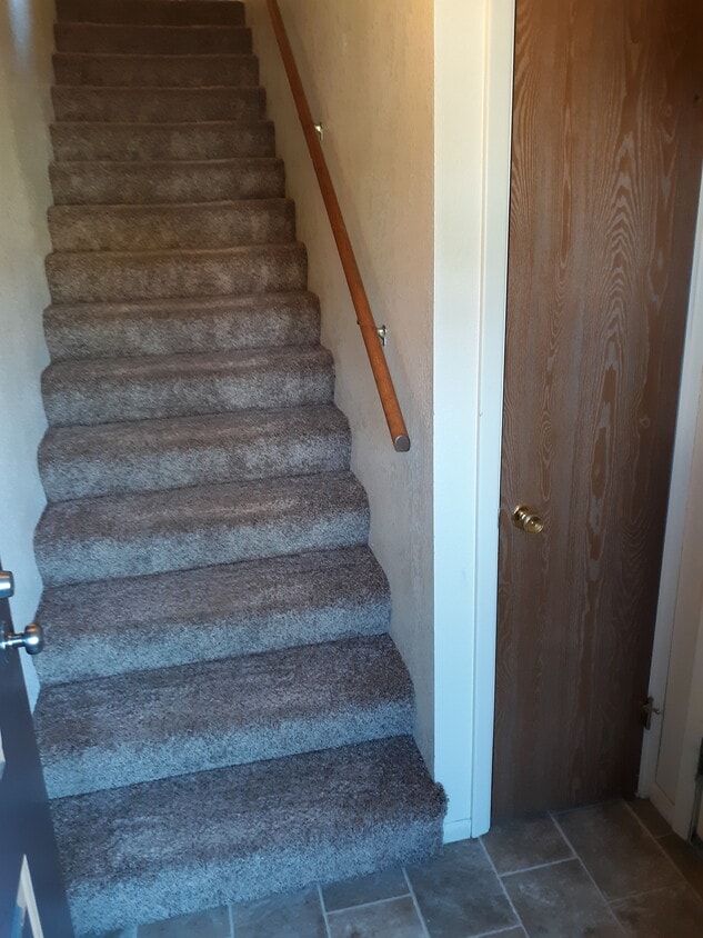 Entrance - 871 N 14th St