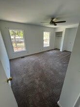 Building Photo - 3413 Hiawatha Dr