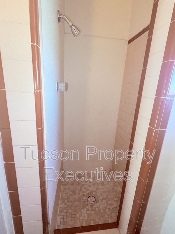 Building Photo - 1951 E Benson Hwy