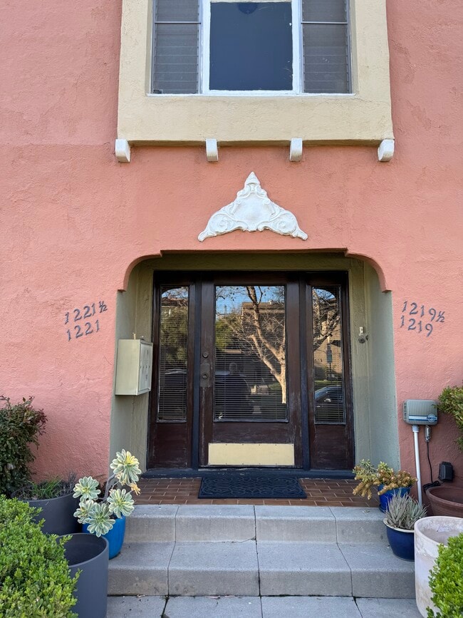 Street front door - 1219 Stearns Dr