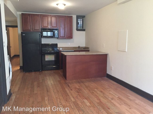 Building Photo - 4 br, 2 bath Room For Rent - 2030 N 18th St