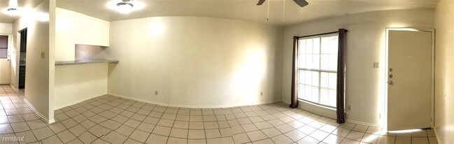 Building Photo - 2 br, 1 bath Duplex - 1901B Pine Tree Dr