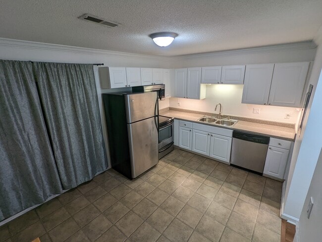 Building Photo - 1713 Boone Hall Dr
