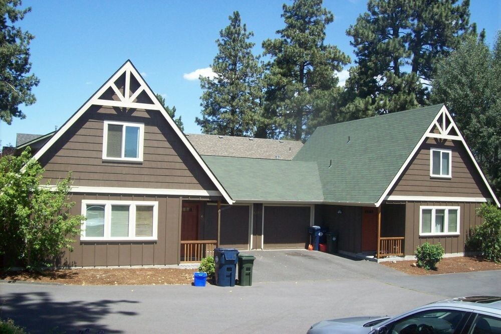 Primary Photo - 63315 NW Britta