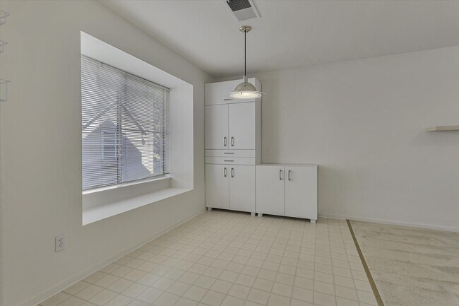 Foto del edificio - 354 Flower Ln