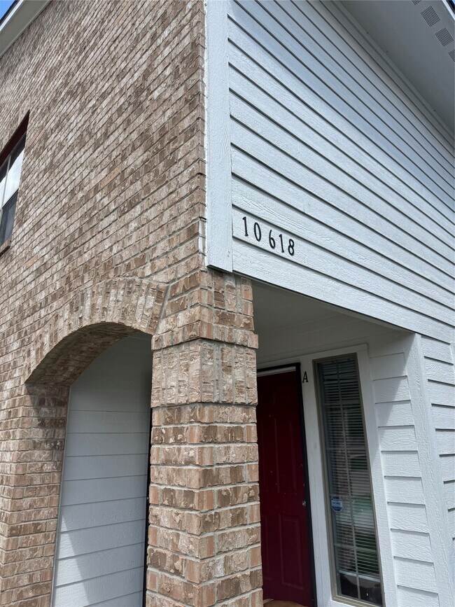Foto del edificio - 10618 Pine Landing Dr