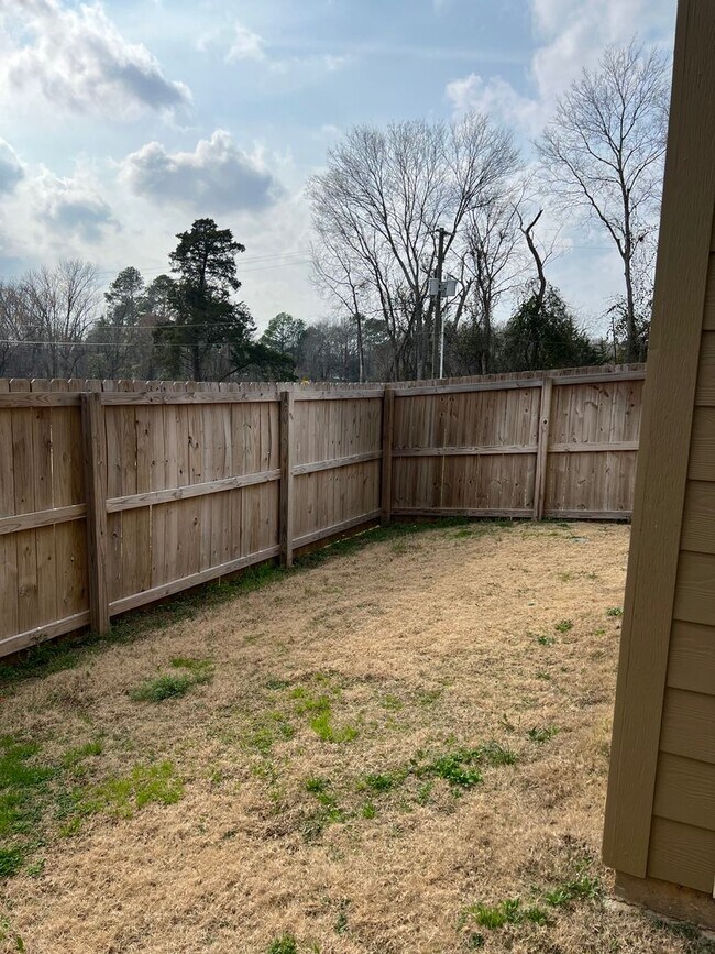 Building Photo - 113 Village N