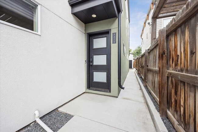 Photo - Upscale rear unit in the heart of Denver! House