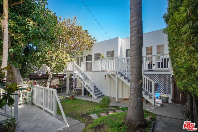 Building Photo - 646 Ocean Park Blvd
