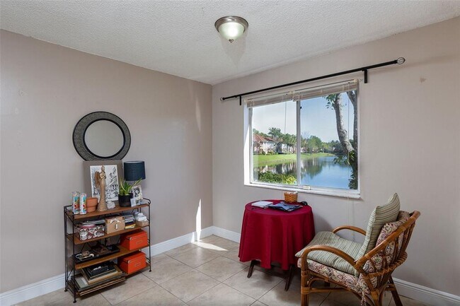 Foto del edificio - 706 NW 92nd Ave