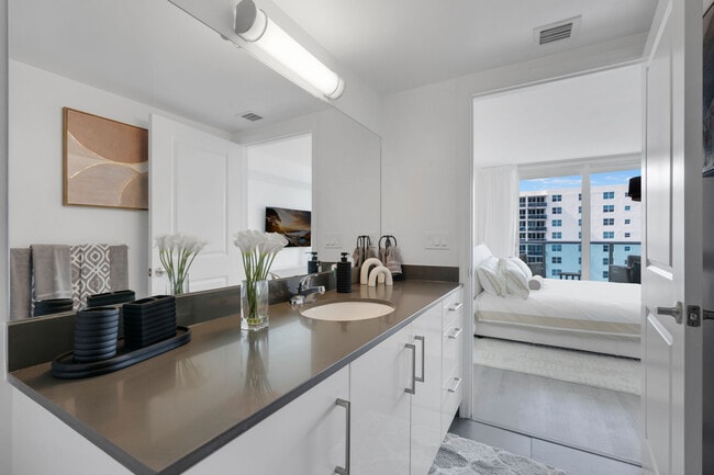 Foto del edificio - Wake Biscayne Bay