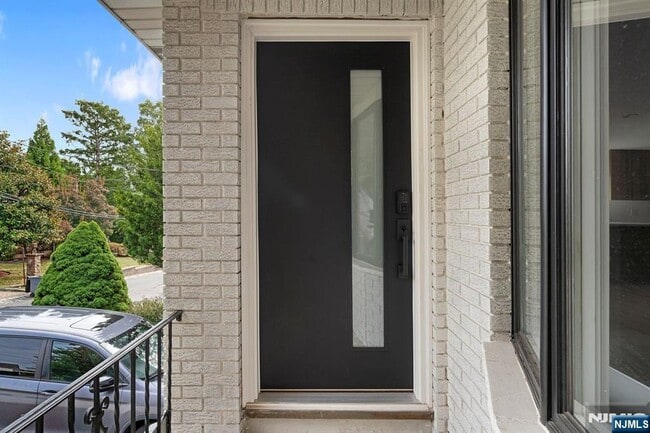 Building Photo - 15 Barnes Dr