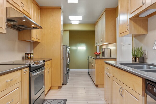 Building Photo - 29 Cameo Way