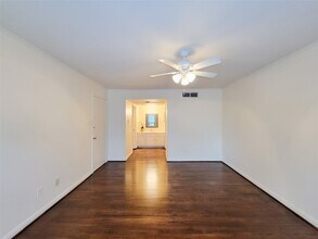 Building Photo - 1601 S Shepherd Dr