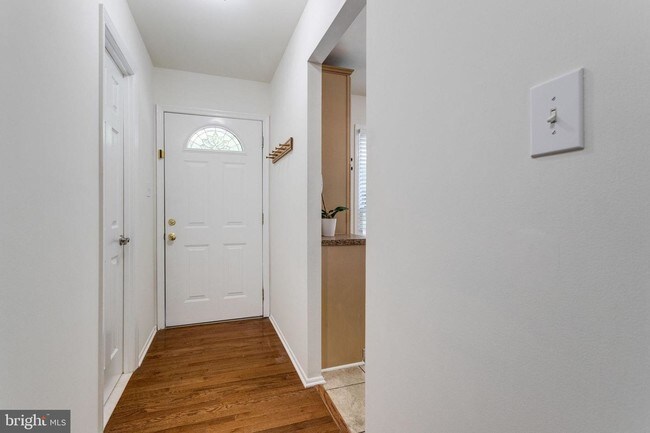 Foto del edificio - 5521 Mitcham Ct