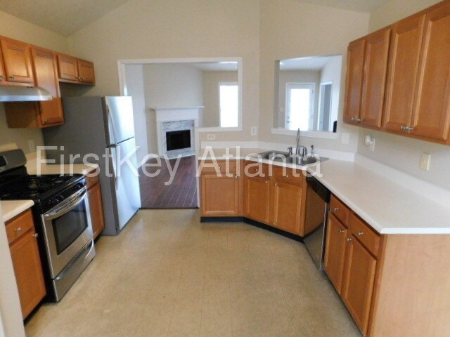 Building Photo - 830 James Ridge Dr