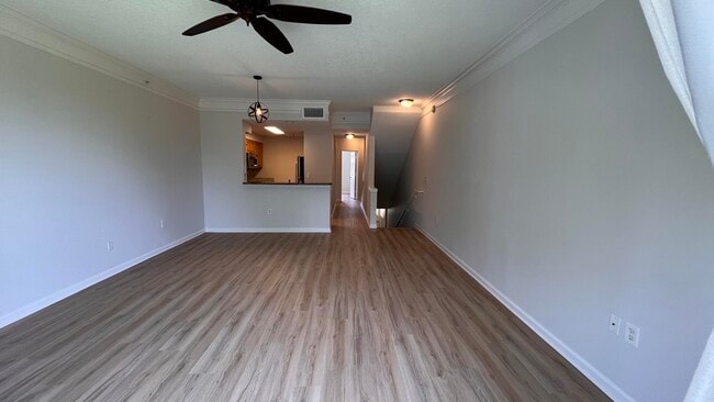 Building Photo - 2048 Alta Meadows Ln