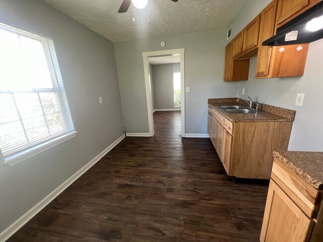 Foto del edificio - 3 bedroom, 1 bath home
