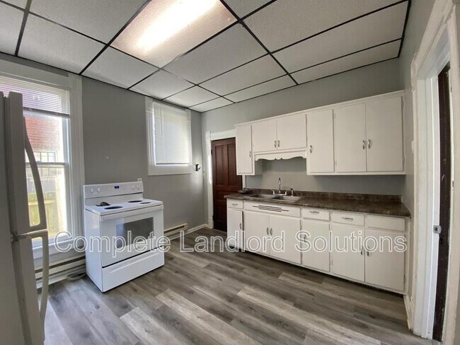 Foto del edificio - 121 Gilbert Ave