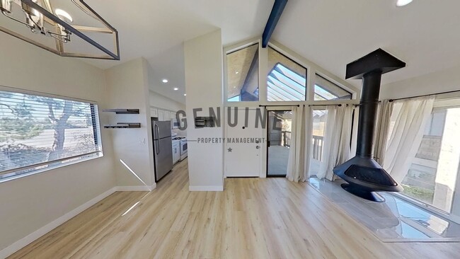 Building Photo - $500 off 1st Month - Move in Special - Bea...