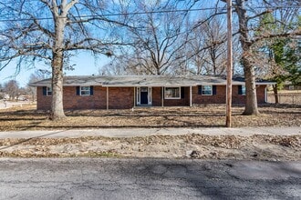 Building Photo - 1504 Kingsbury Rd