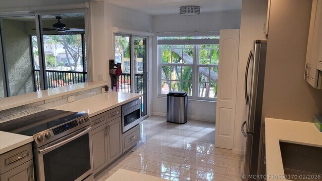Foto del edificio - 2121 S Ocean Blvd
