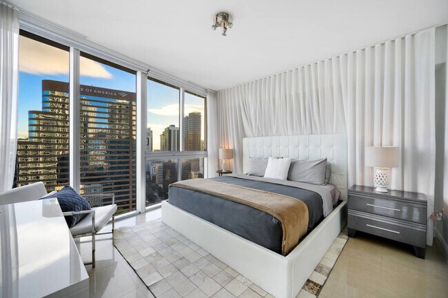 Building Photo - 485 Brickell Ave