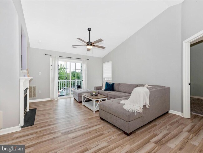 Foto del edificio - 2501 Coach House Way