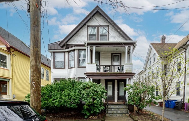 Building Photo - 64 Canner St
