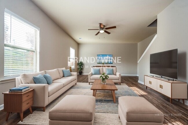 Building Photo - 693 Emporia Loop