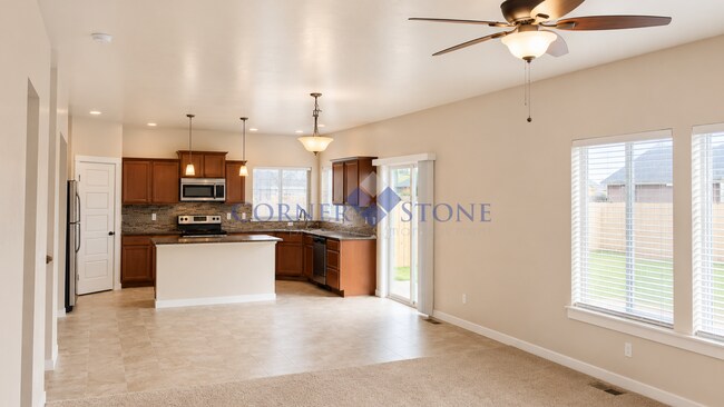 Building Photo - Amazing Home Meridian Home with Community Pool!